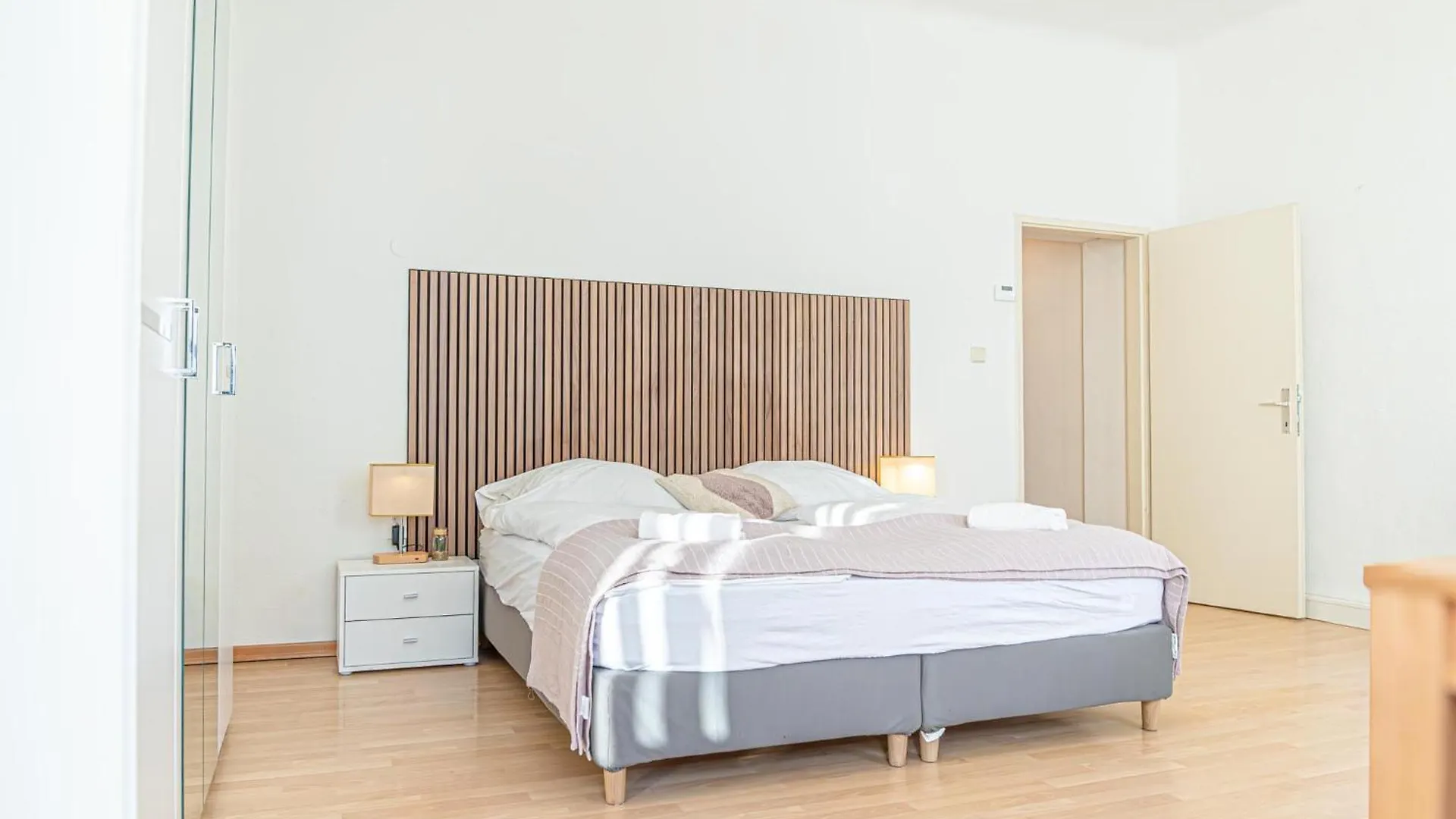 Desirable 2Br - Prime Vienna Location, Ideal For Long Stays
