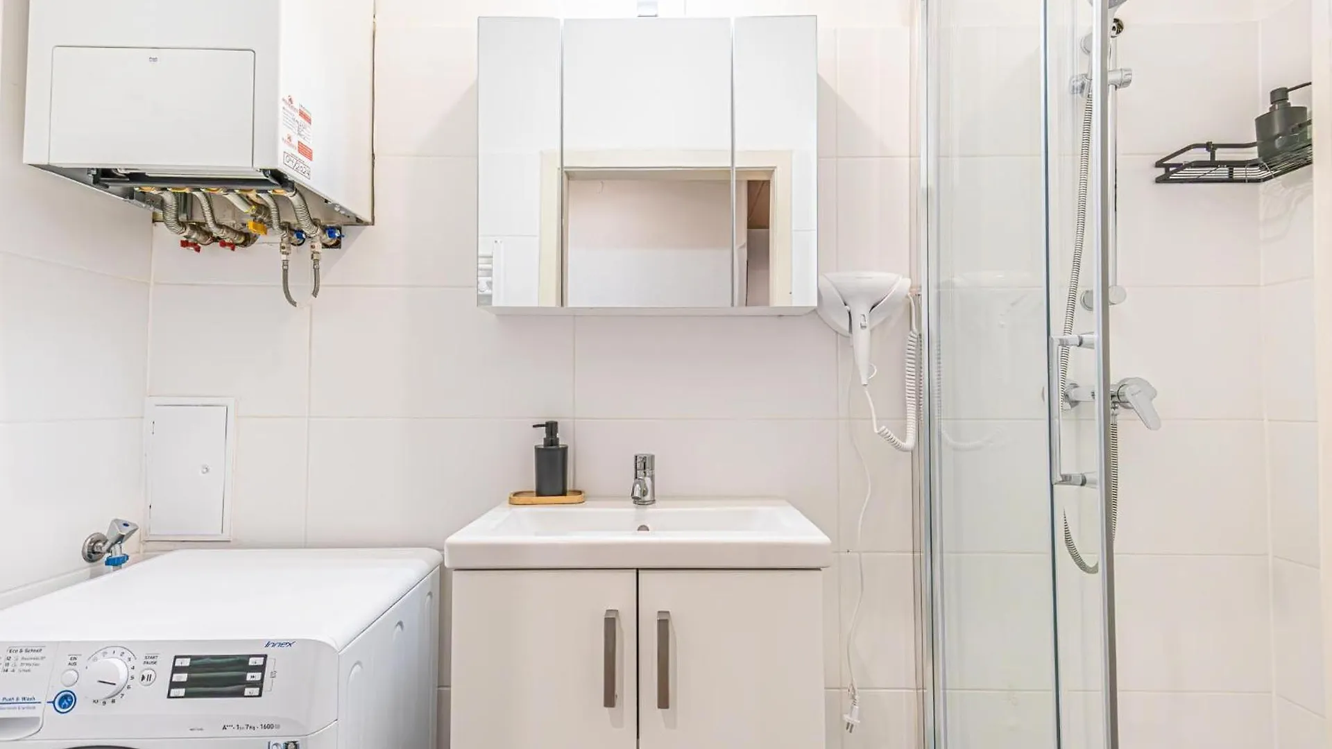 Desirable 2Br - Prime Vienna Location, Ideal For Long Stays Apartment
