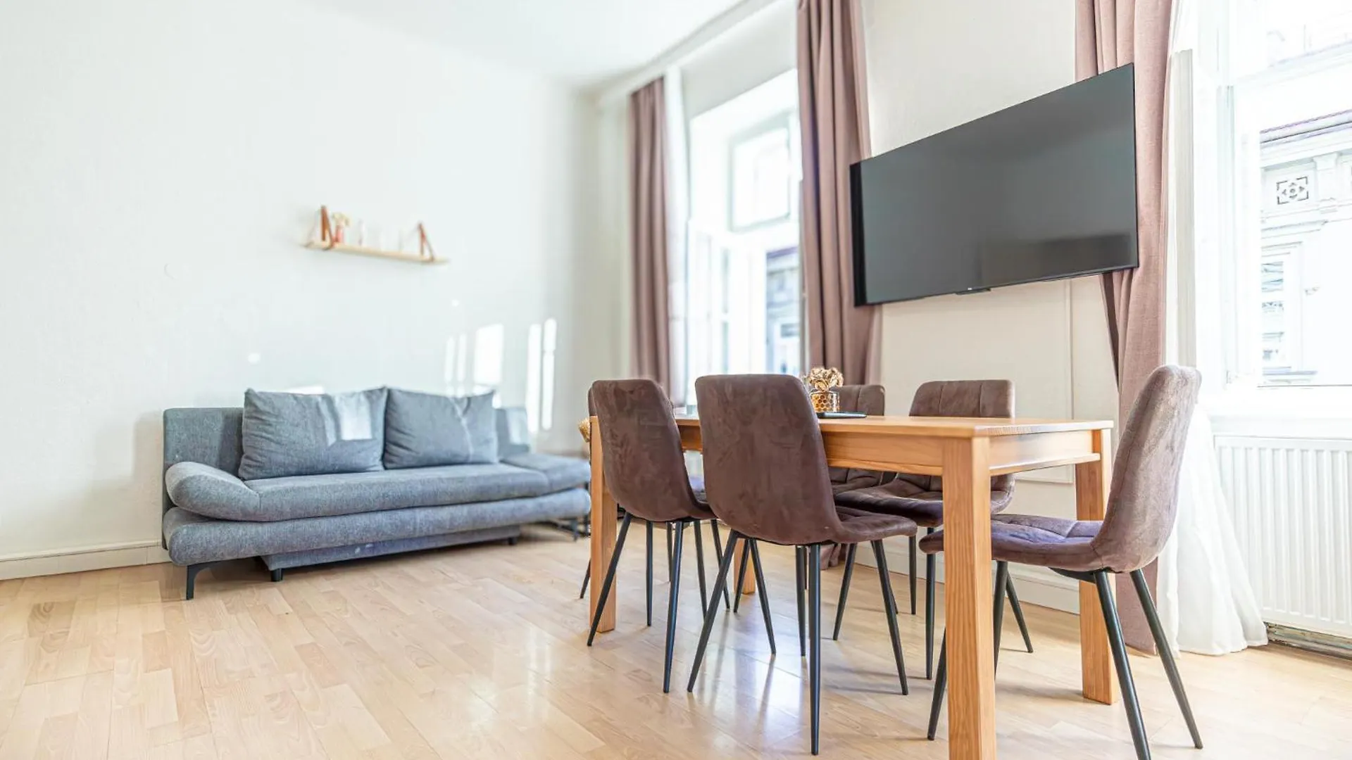 Desirable 2Br - Prime Vienna Location, Ideal For Long Stays Apartment