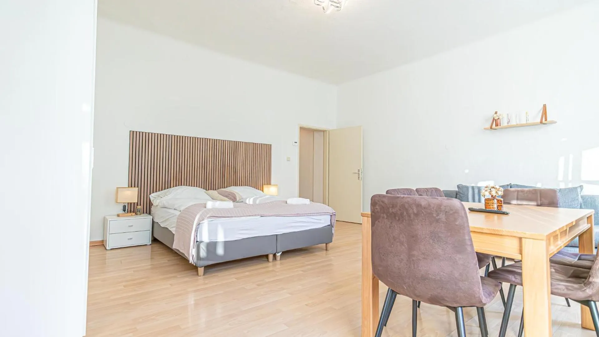 Desirable 2Br - Prime Vienna Location, Ideal For Long Stays